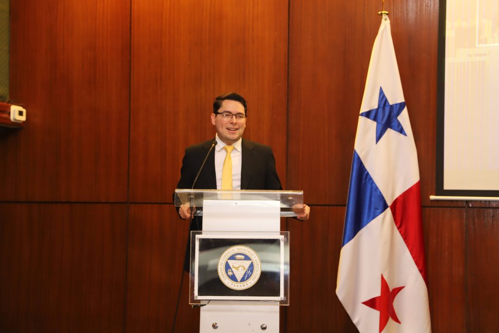 Christopher Glasscock, socio, en la Semana de Arbitraje de Panamá. Panel
